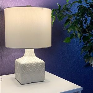 15” White Lamp
